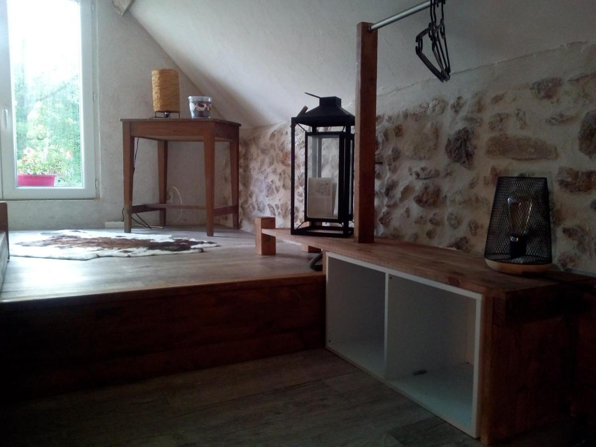 Les Chambres Du Vau Profond Vernoil Esterno foto