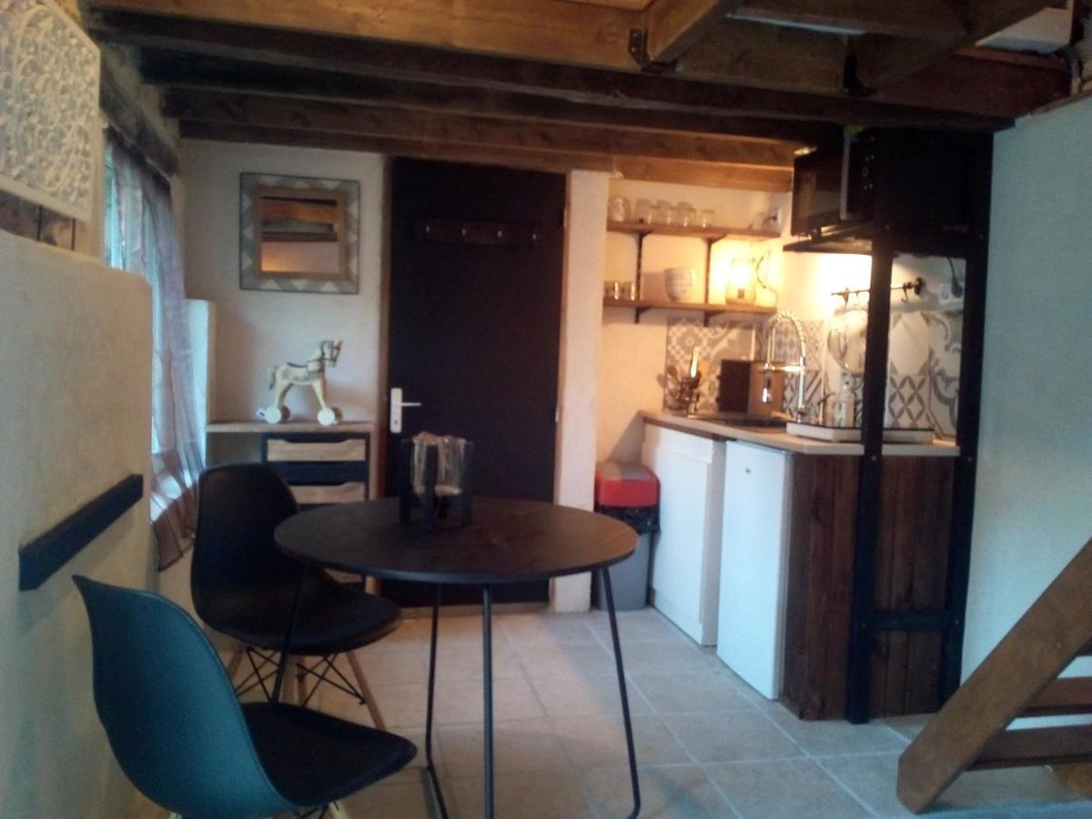 Les Chambres Du Vau Profond Vernoil Esterno foto